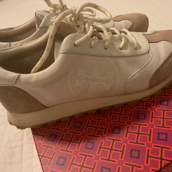 Tory Burch - Picture 2 of 5